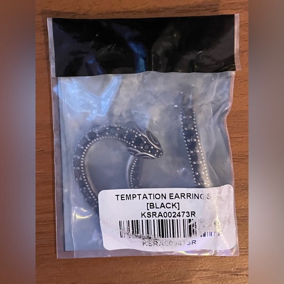 Killstar Temptation snake earring ear cuff - Picture 5 of 6